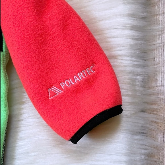 The North Face Baby Denali One-Piece Set With Mittens And Booties - Picture 4 of 10